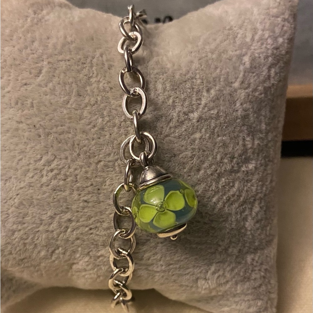 SOLDJames Avery bracelet with retired glass flower finial - Picture 3 of 8